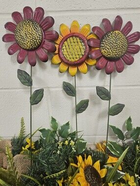 Metal Sunflower Garden Stakes 3 Pack Decor Yard Art In-outdoor dooryard patio2